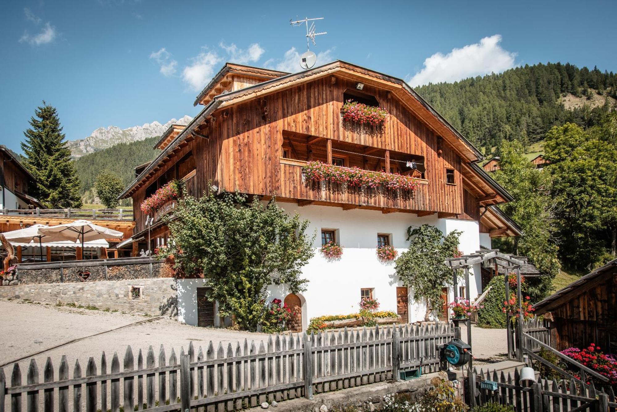 Agriturismo Luech De Vanc San Martino in Badia Exteriér fotografie